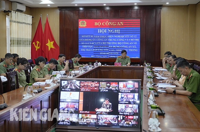 Bộ trưởng Bộ Công an tặng bằng khen 3 tập thể, 4 cá nhân thuộc Công an tỉnh Kiên Giang